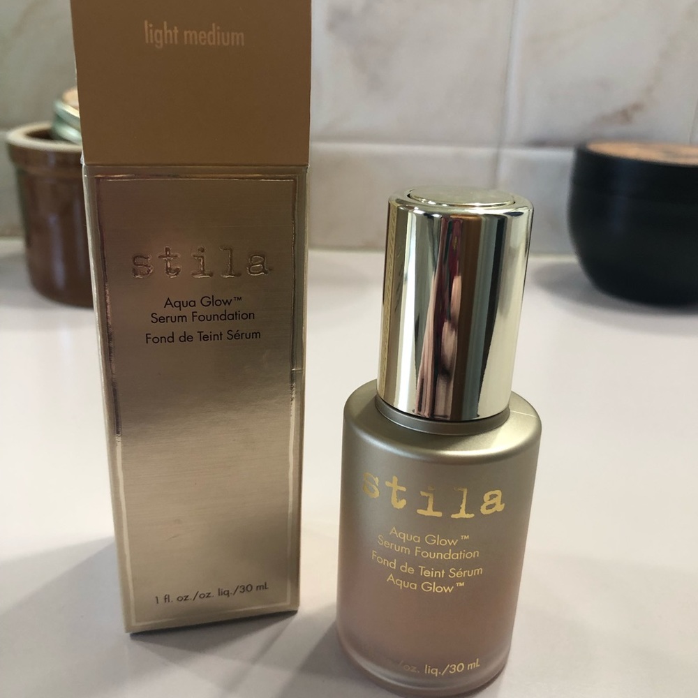 Still aqua glow serum foundation